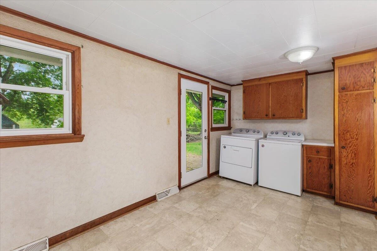590 Agee ST NW - Photo 8