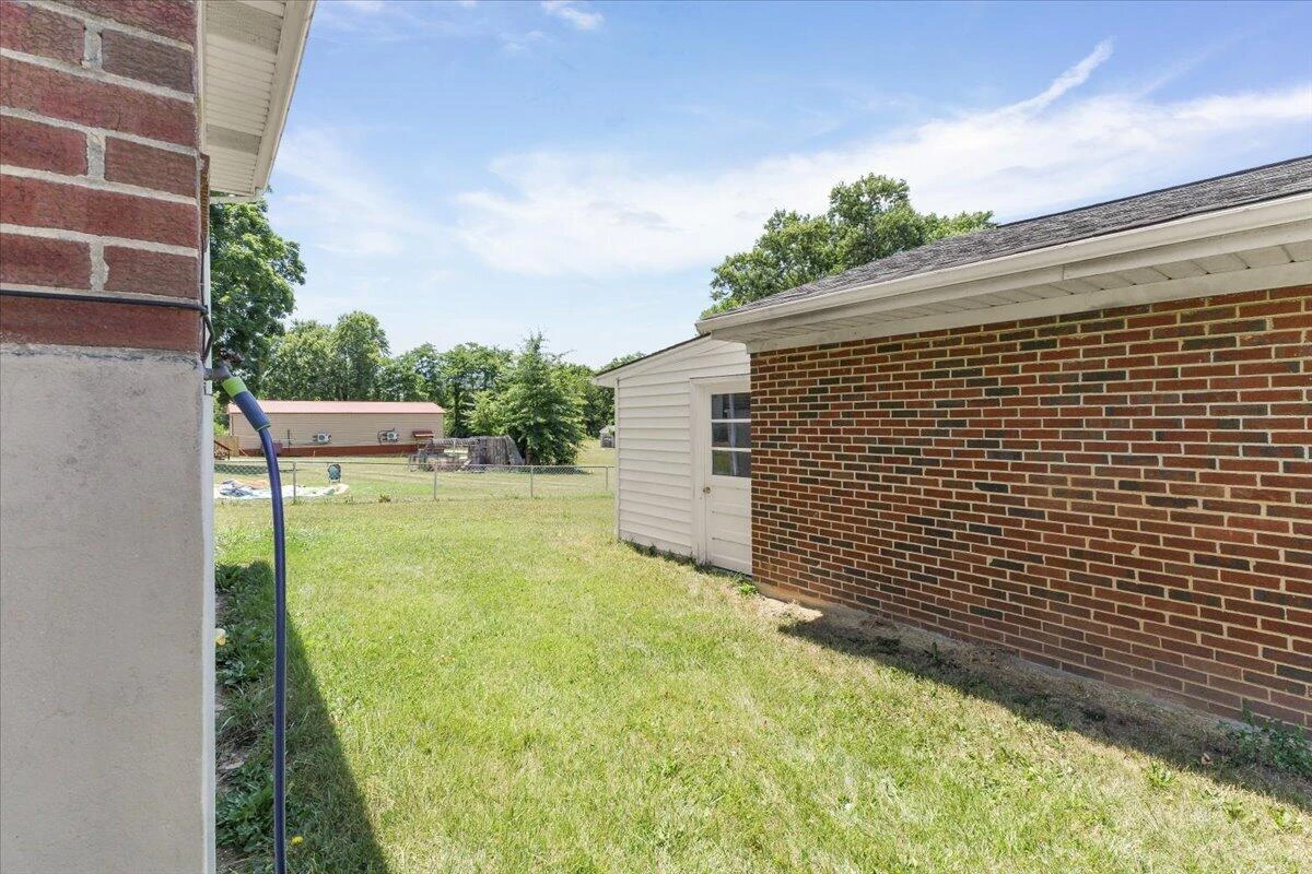 3707 Colonial AVE - Photo 27