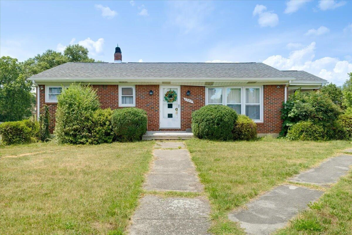 3707 Colonial AVE - Photo 3