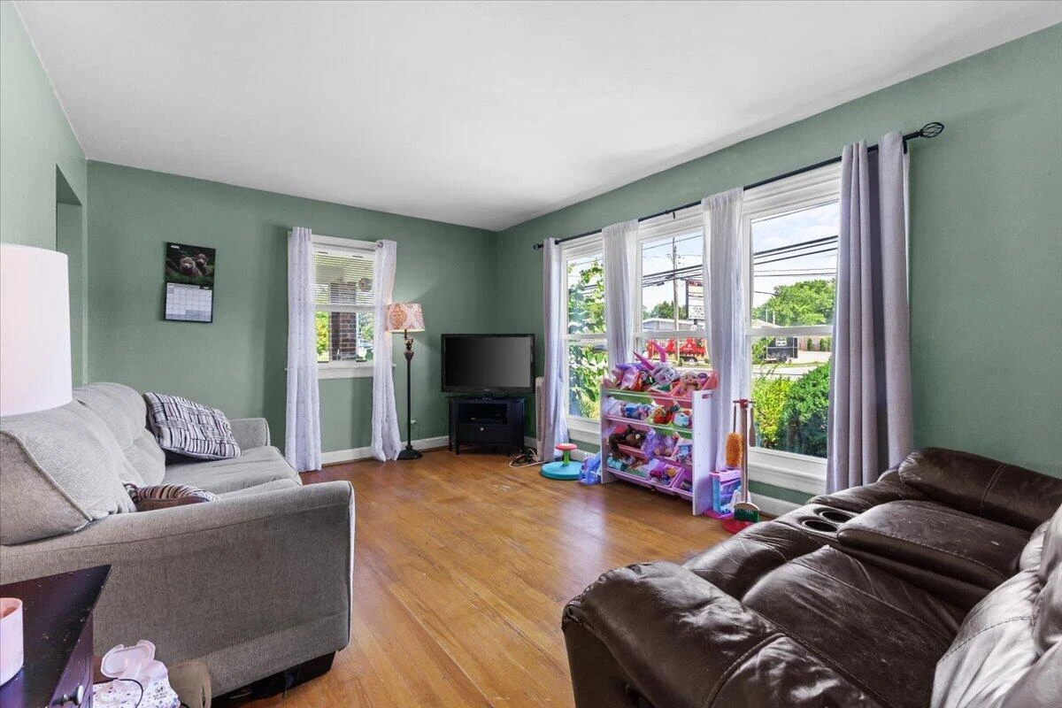 3707 Colonial AVE - Photo 6