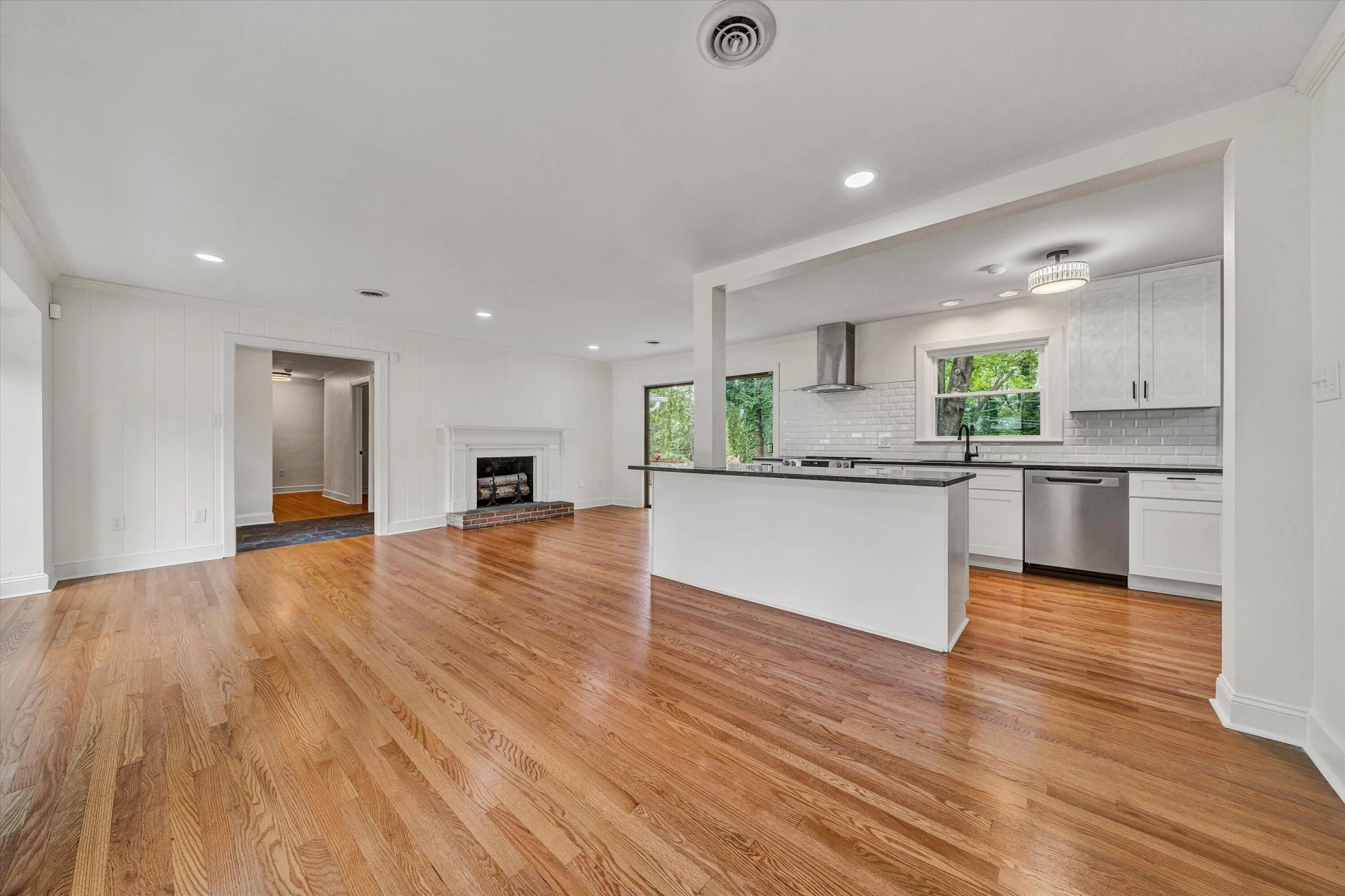 3751 Londonderry DR SW - Photo 13