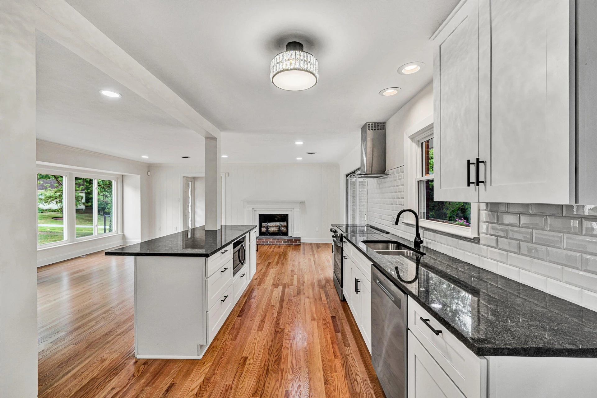 3751 Londonderry DR SW - Photo 9