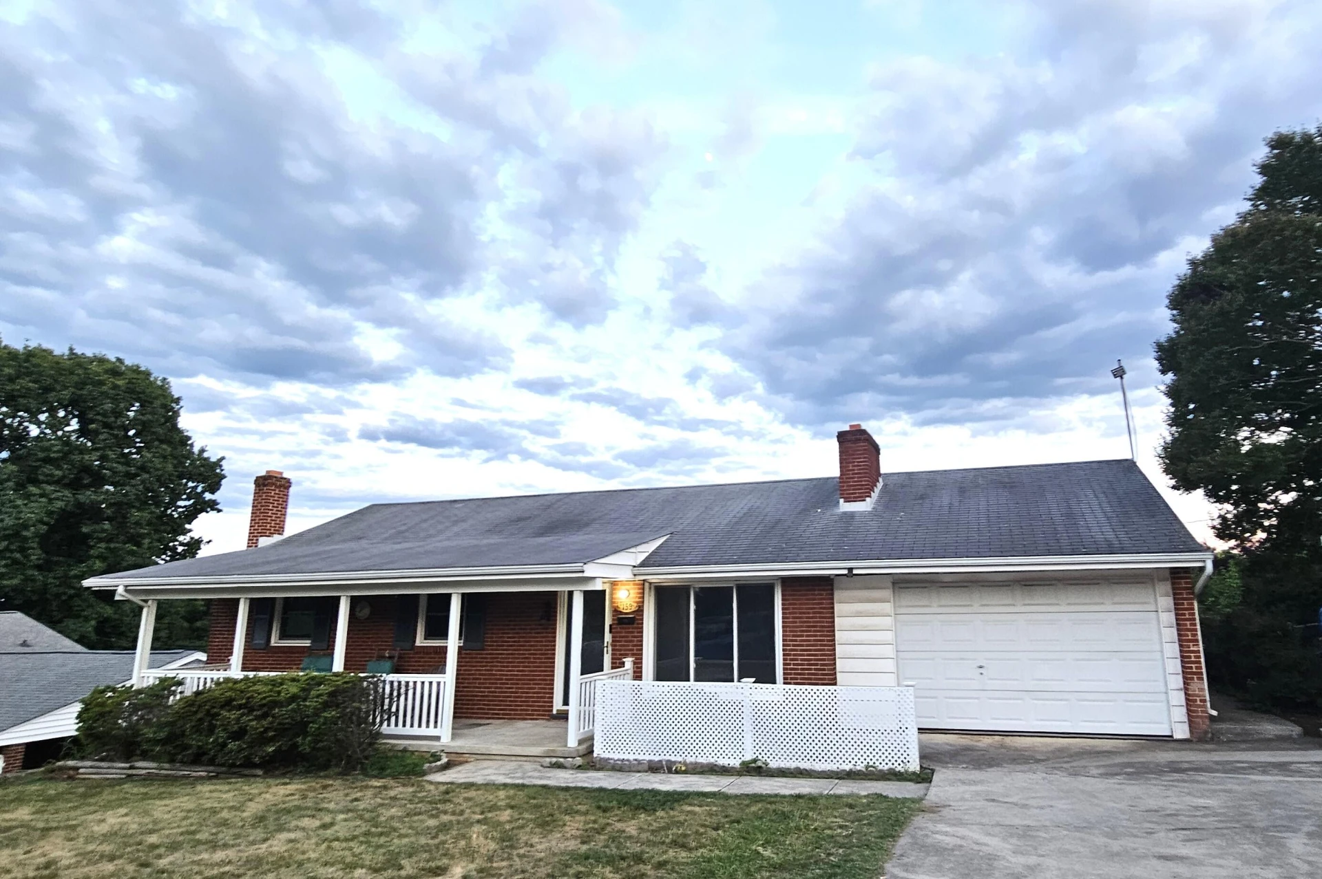 159 Oaklawn AVE NE - Photo 3