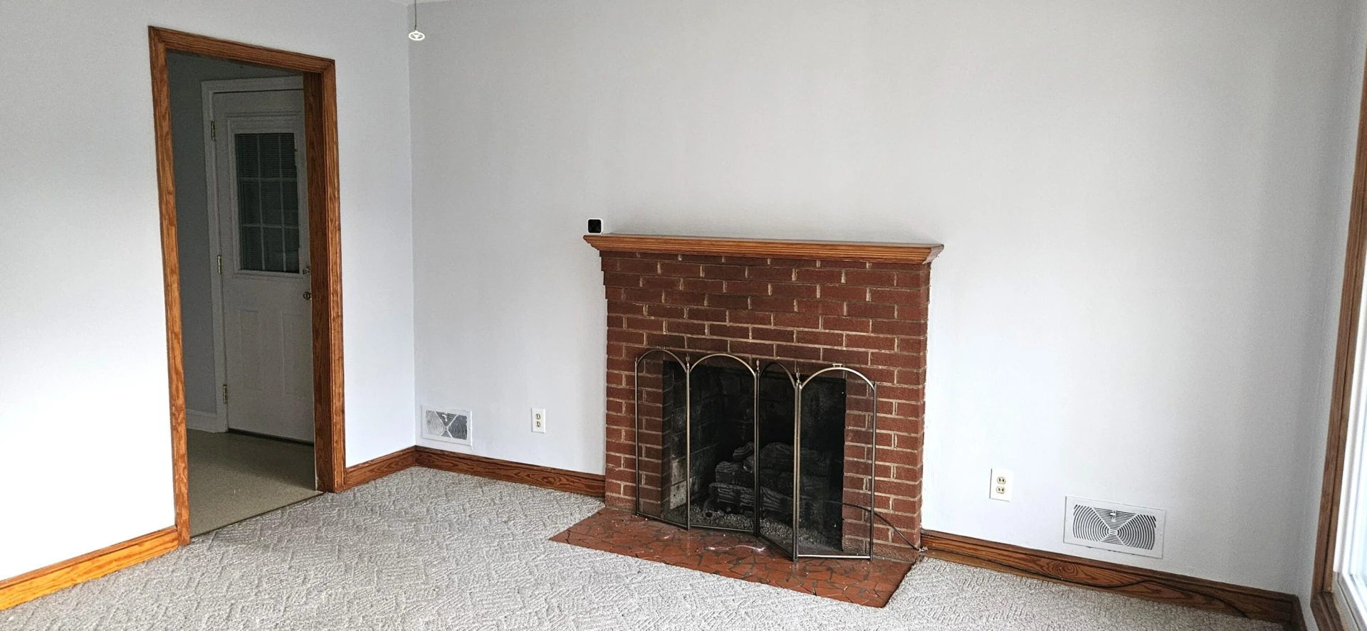 159 Oaklawn AVE NE - Photo 5