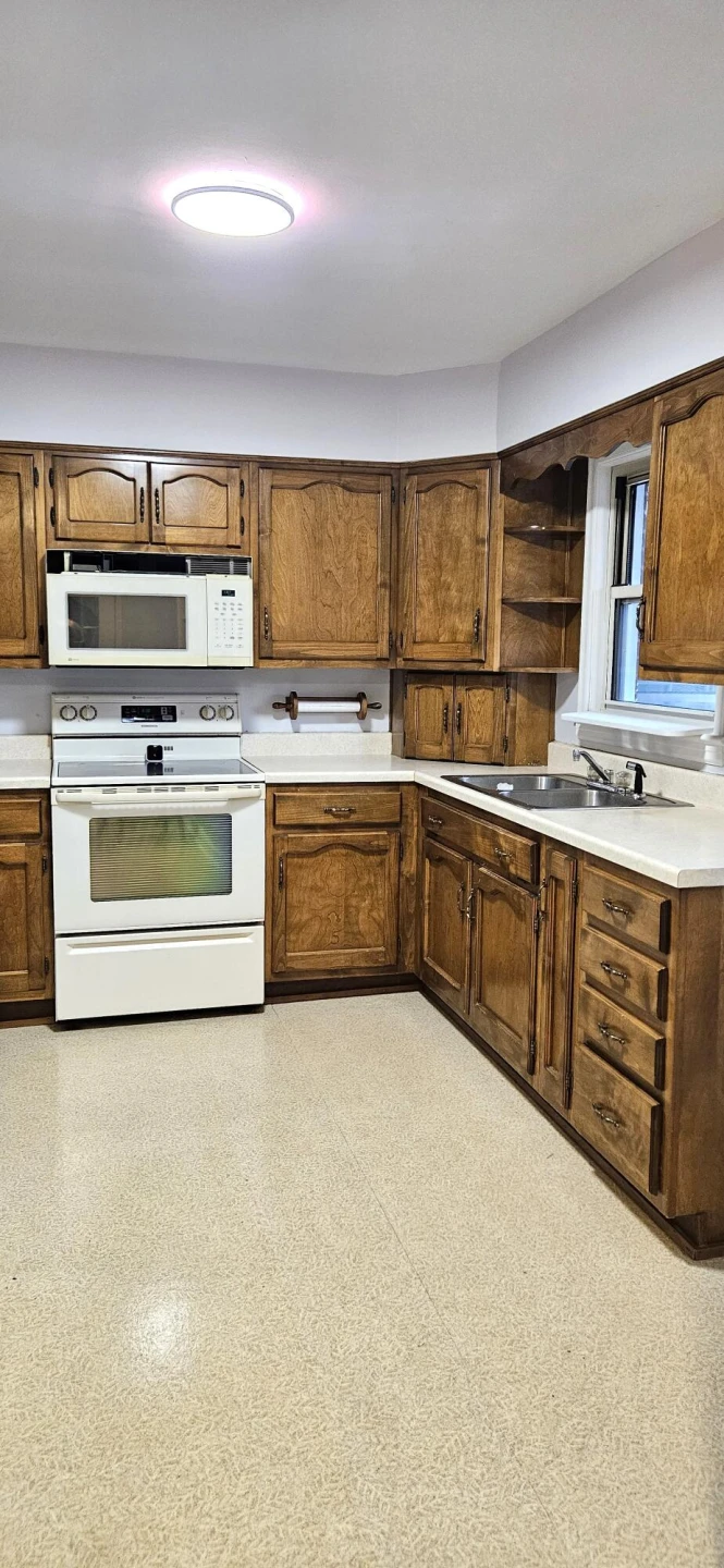 159 Oaklawn AVE NE - Photo 8