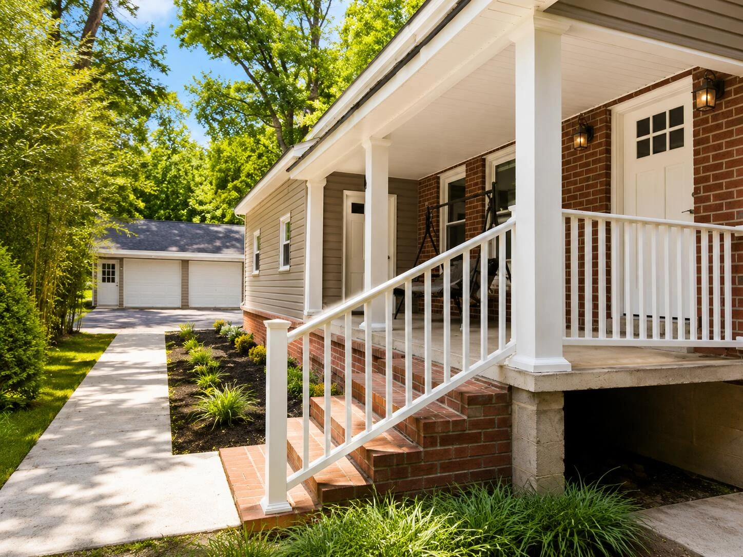 241 Craig AVE - Photo 2