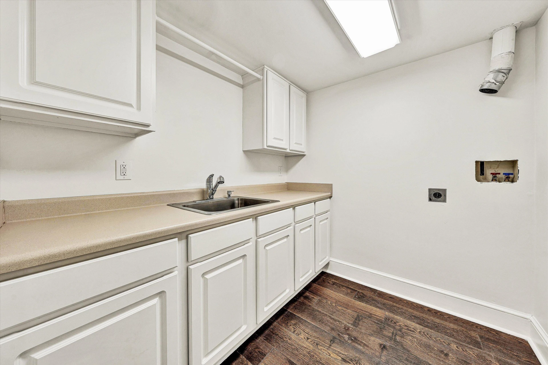 3052 Poplar LN SW - Photo 24
