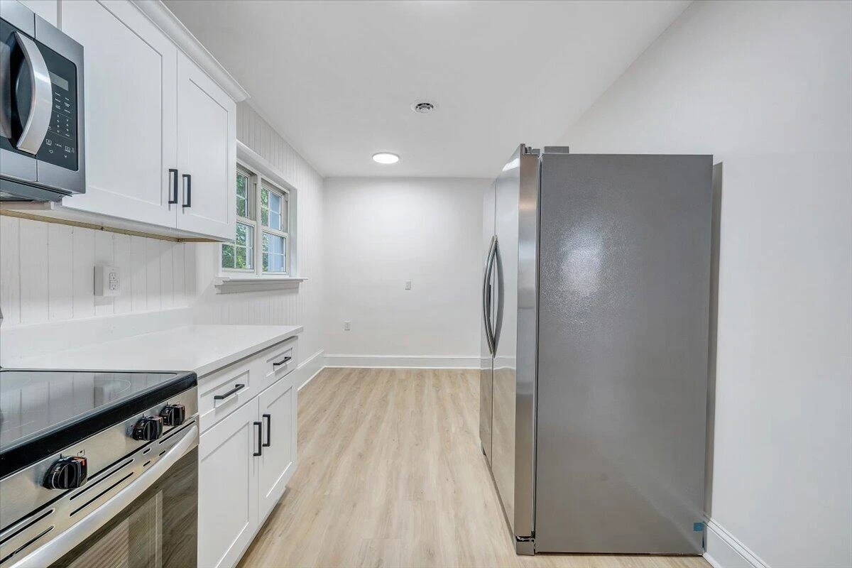 323 Whittaker AVE NE - Photo 11