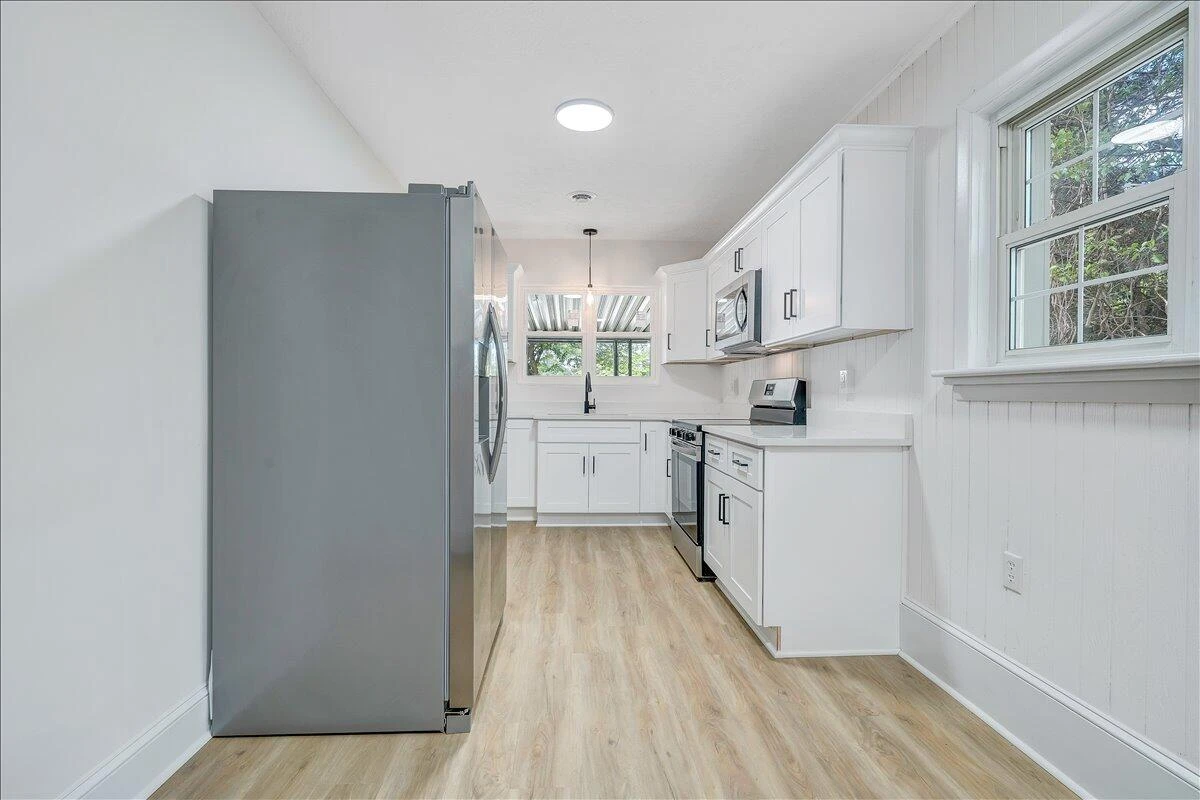 323 Whittaker AVE NE - Photo 12