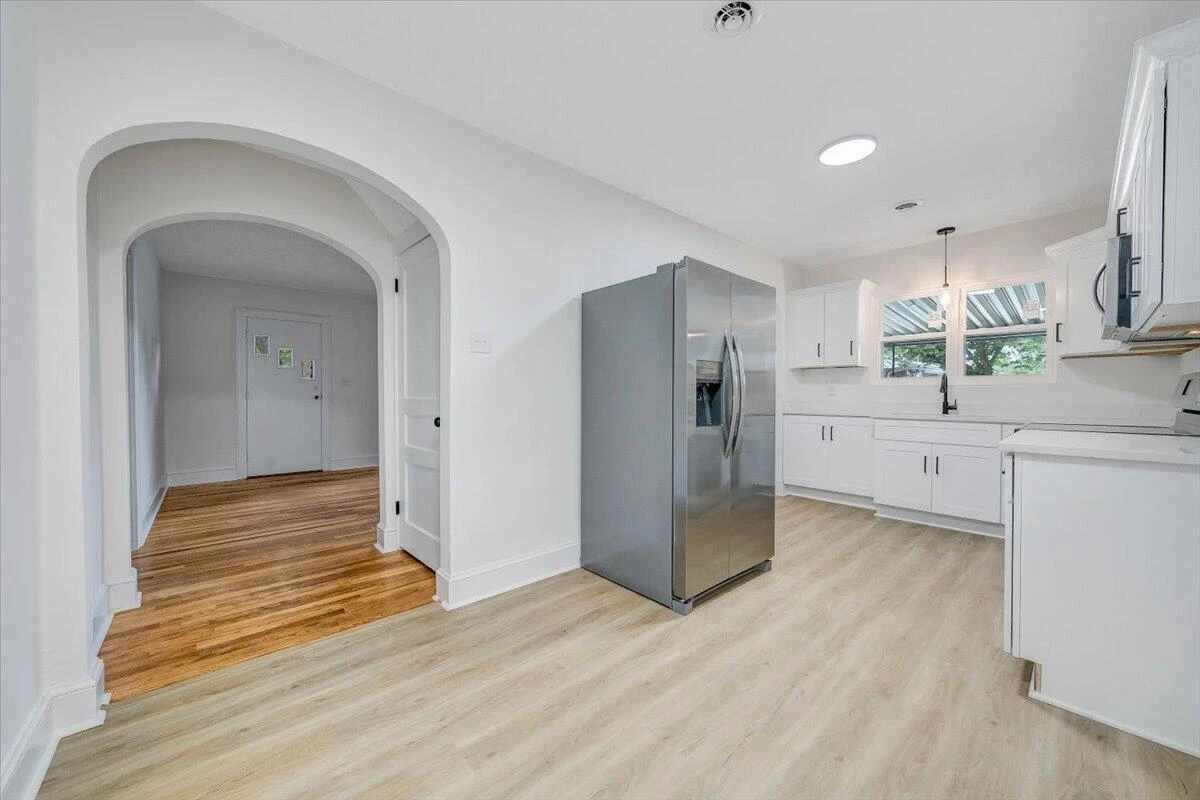 323 Whittaker AVE NE - Photo 13
