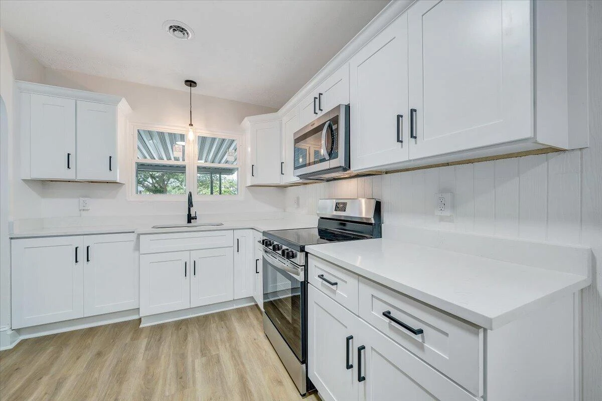323 Whittaker AVE NE - Photo 15