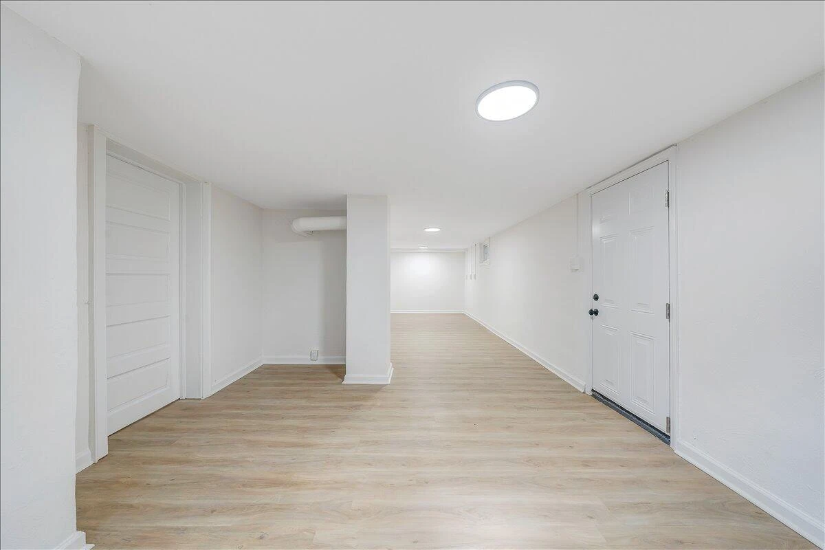 323 Whittaker AVE NE - Photo 21