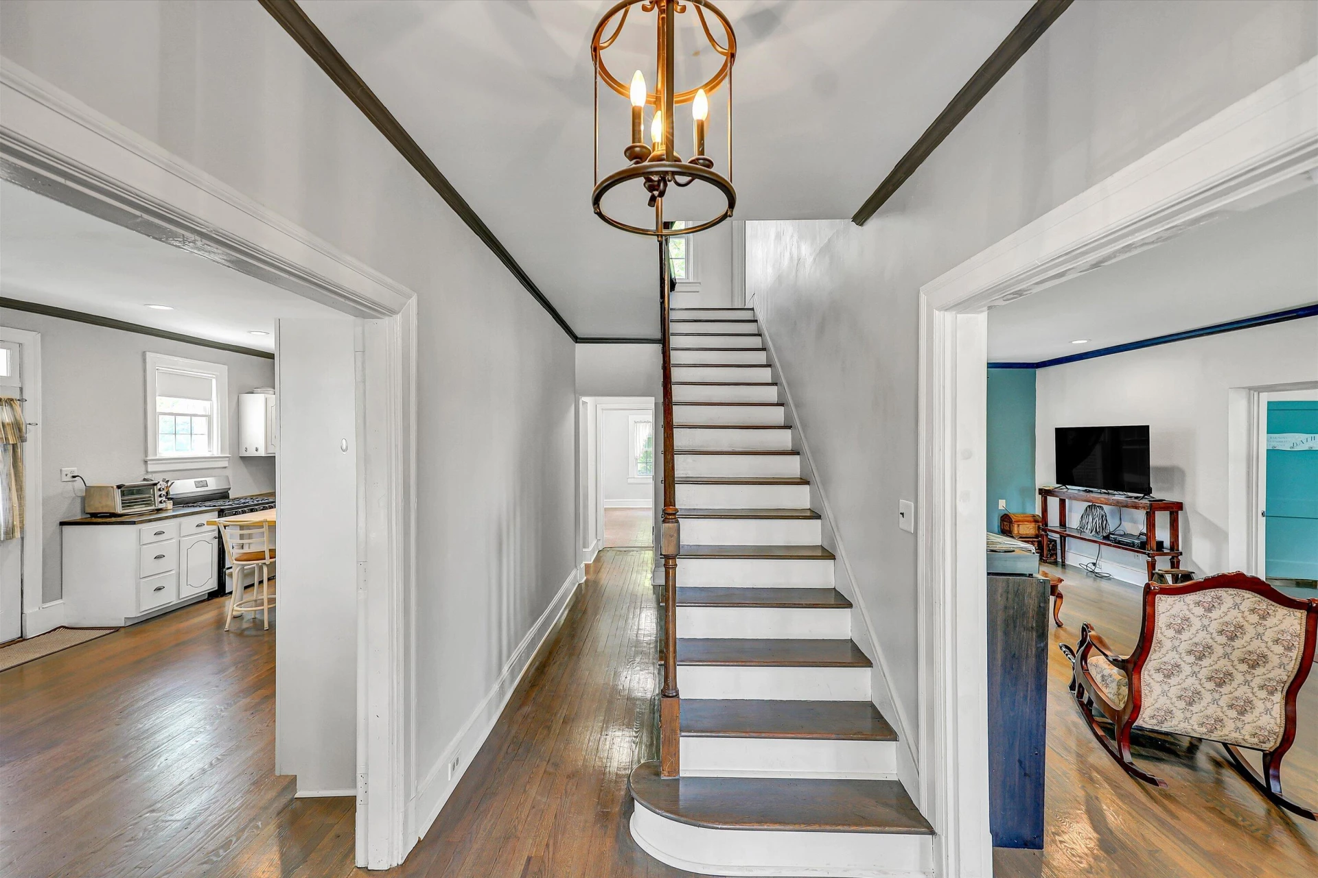 708 Starling AVE - Photo 3