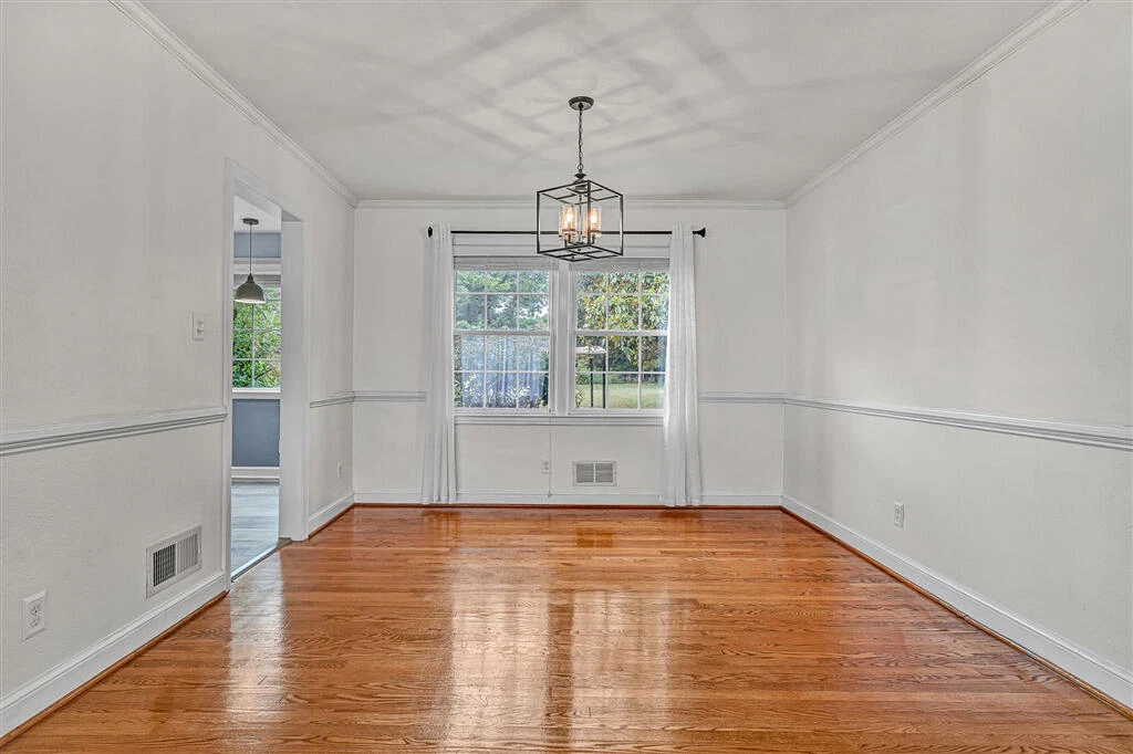 920 Tremont RD - Photo 11