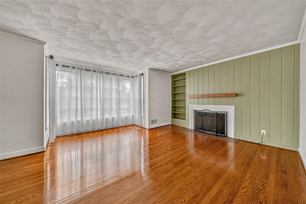 920 Tremont RD - Photo 12