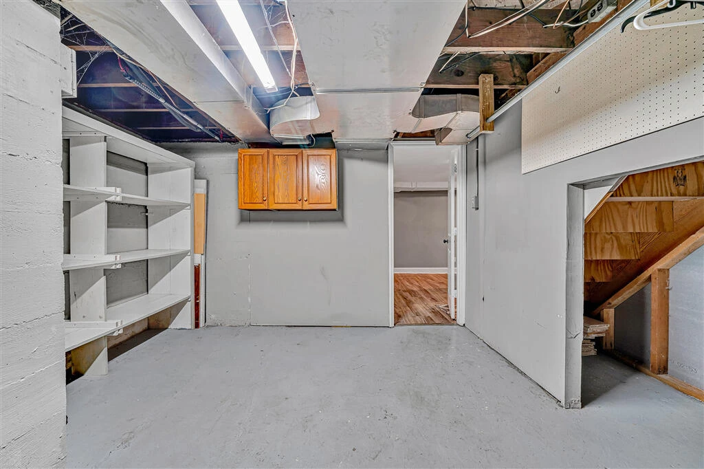 920 Tremont RD - Photo 13