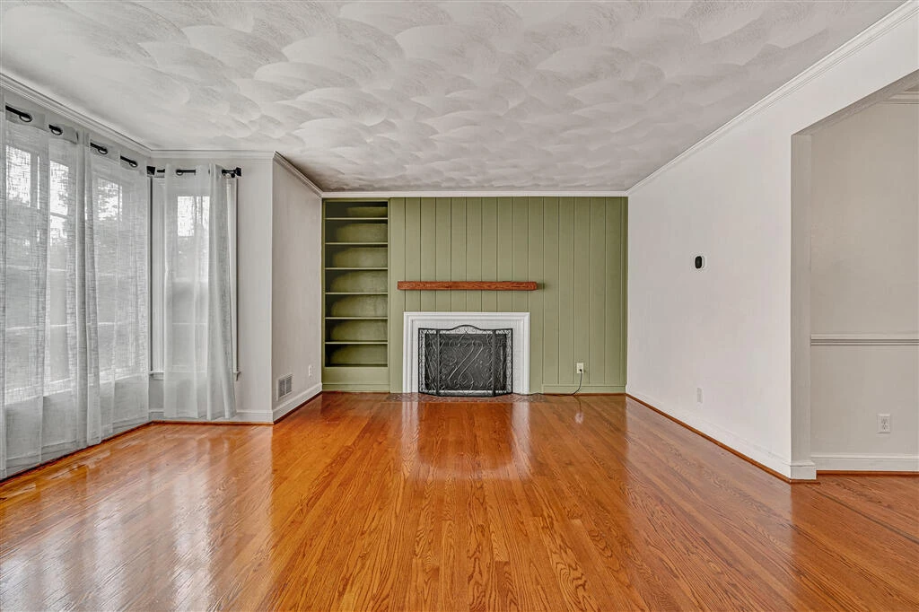920 Tremont RD - Photo 14