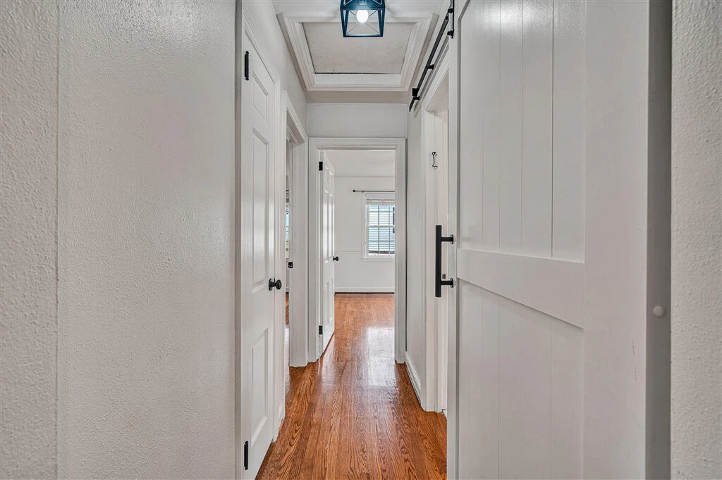 920 Tremont RD - Photo 17