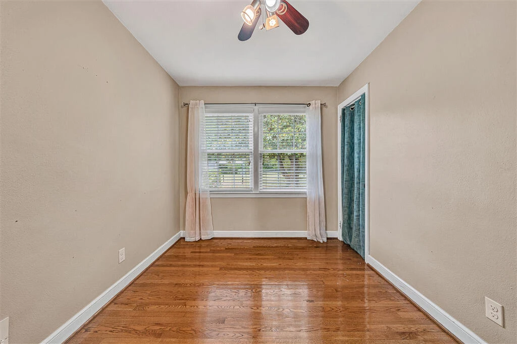 920 Tremont RD - Photo 23