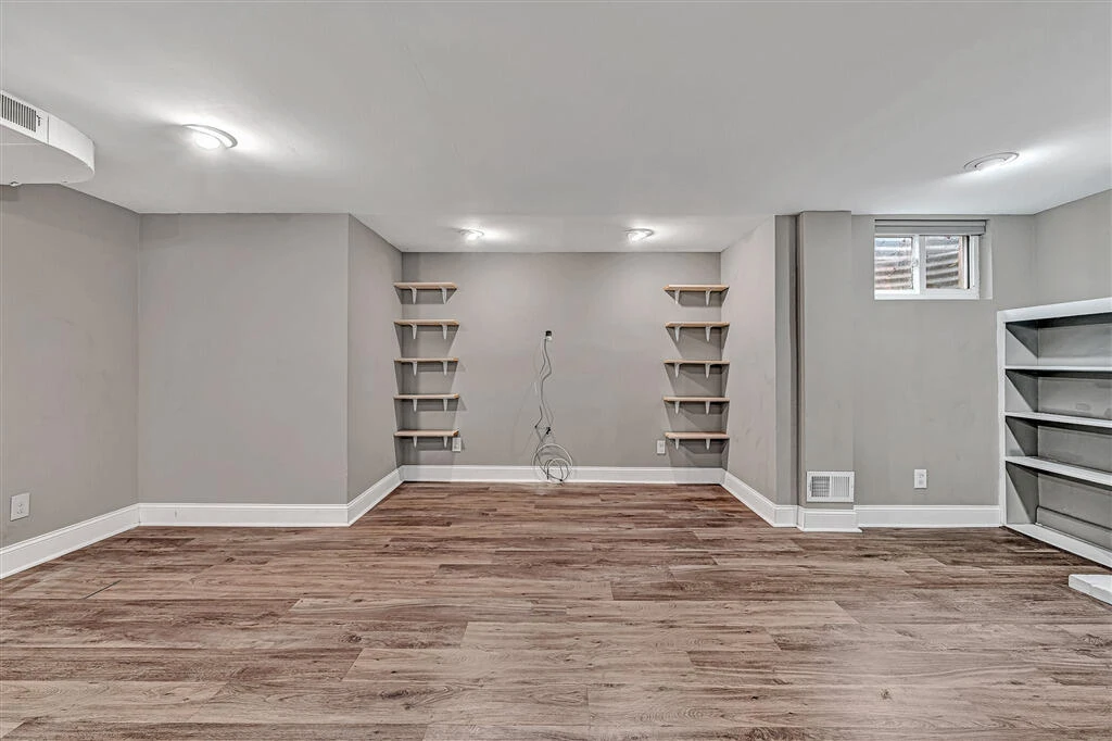 920 Tremont RD - Photo 25