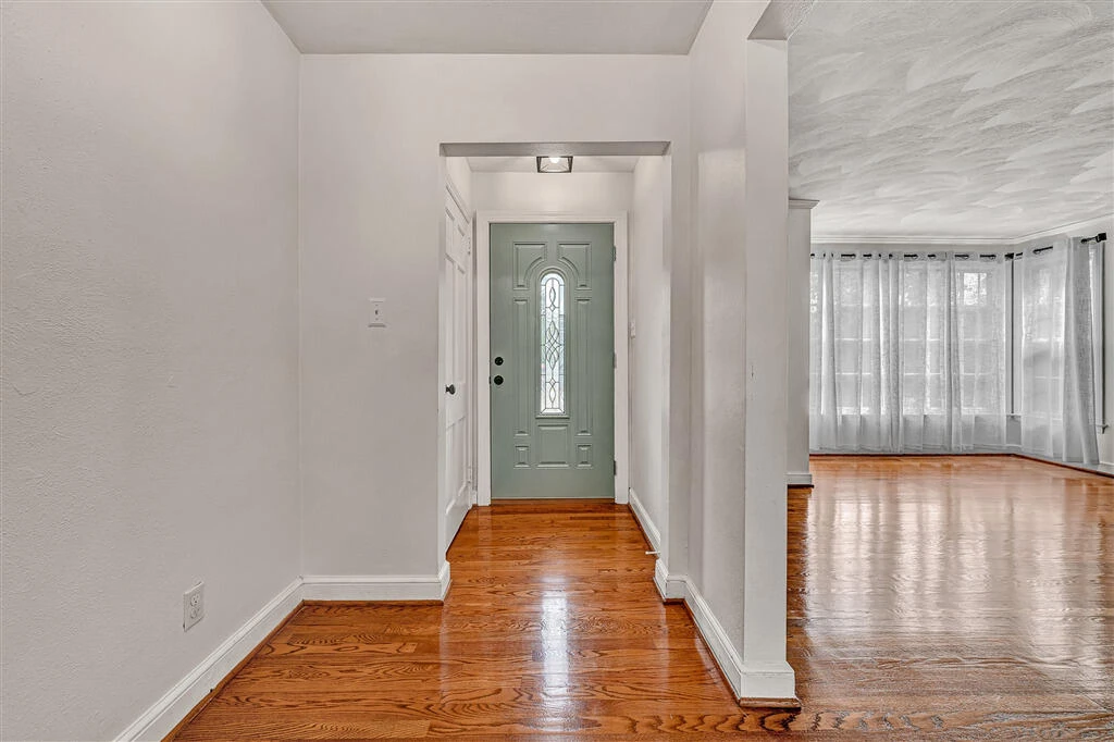 920 Tremont RD - Photo 35