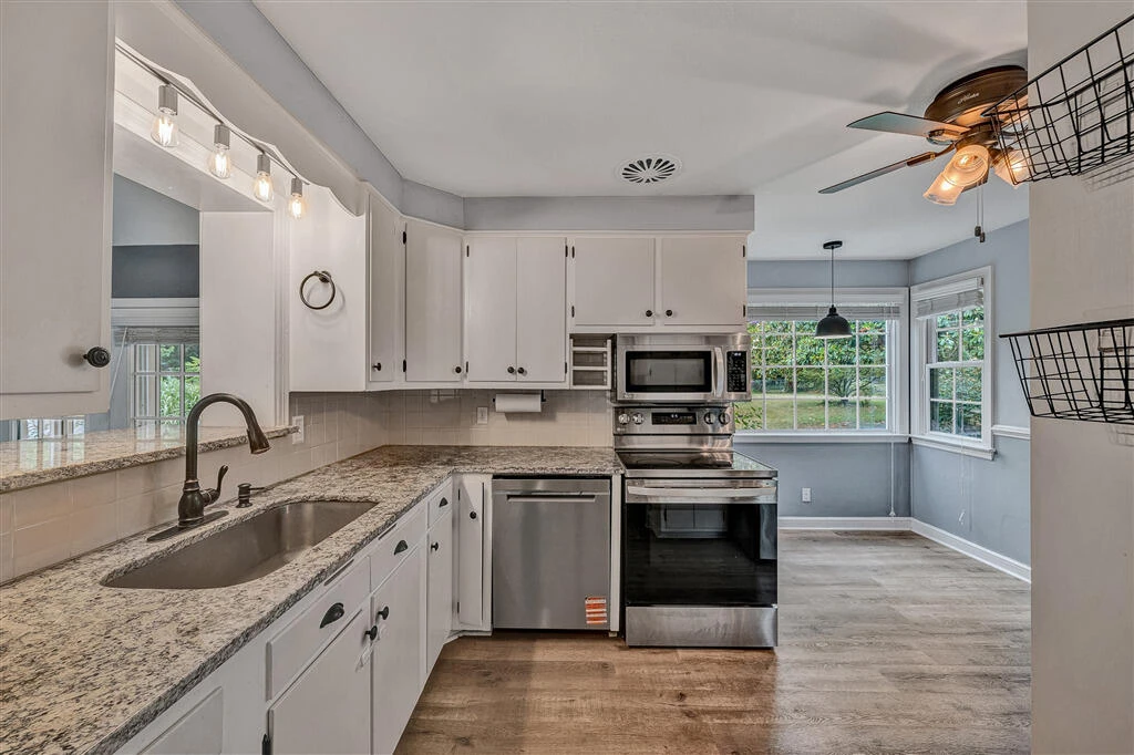 920 Tremont RD - Photo 5