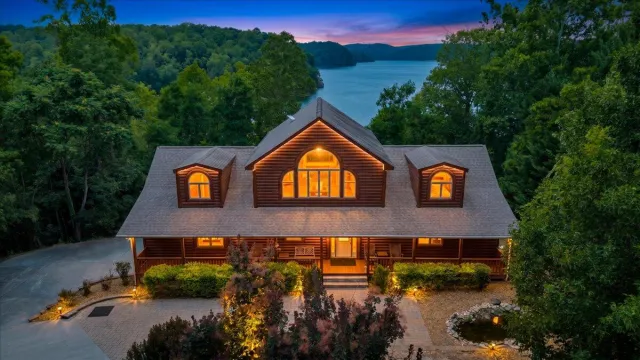 461 Sunset Bay RD, Gretna, VA, 24557