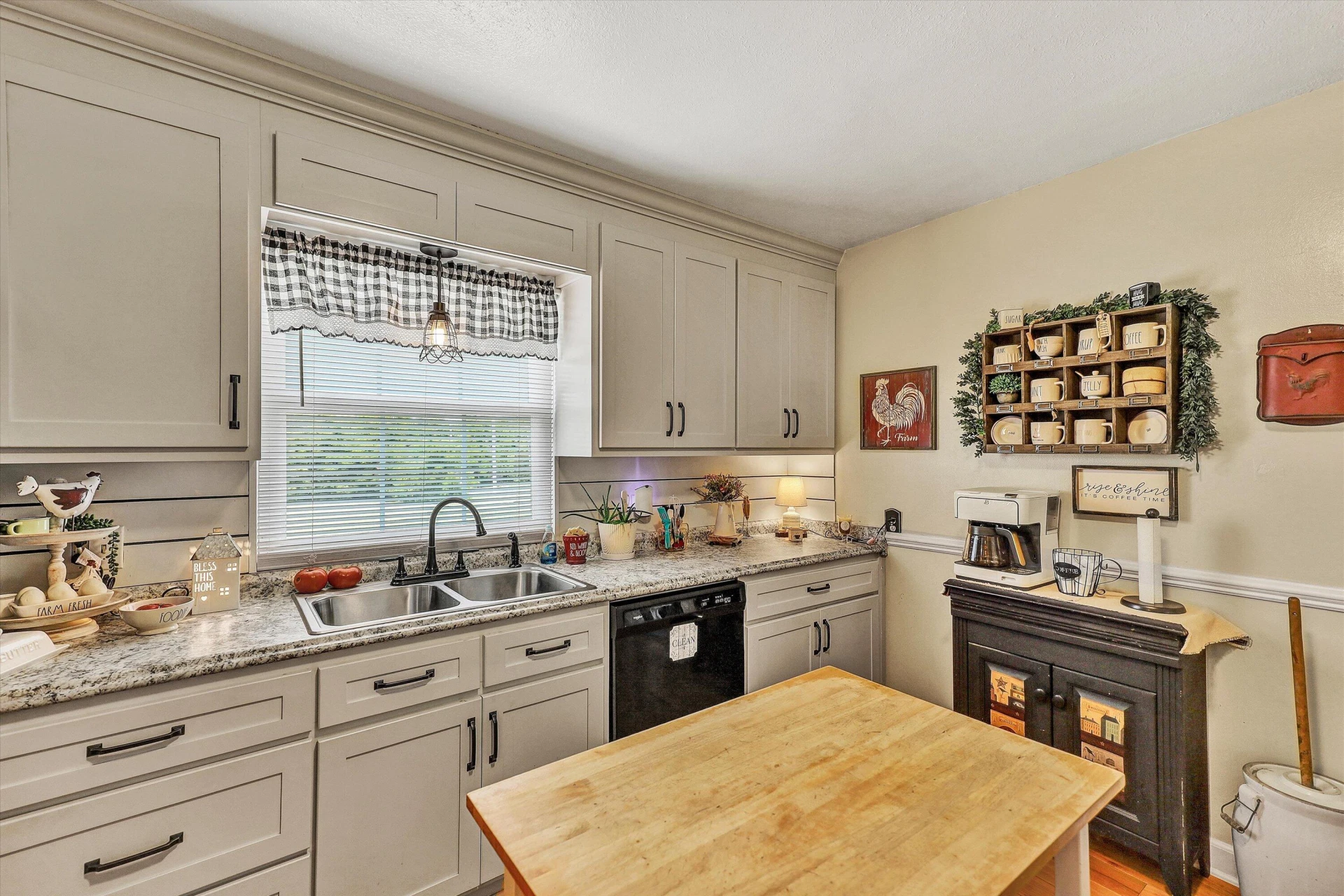 270 W COLLEGE ST - Photo 12
