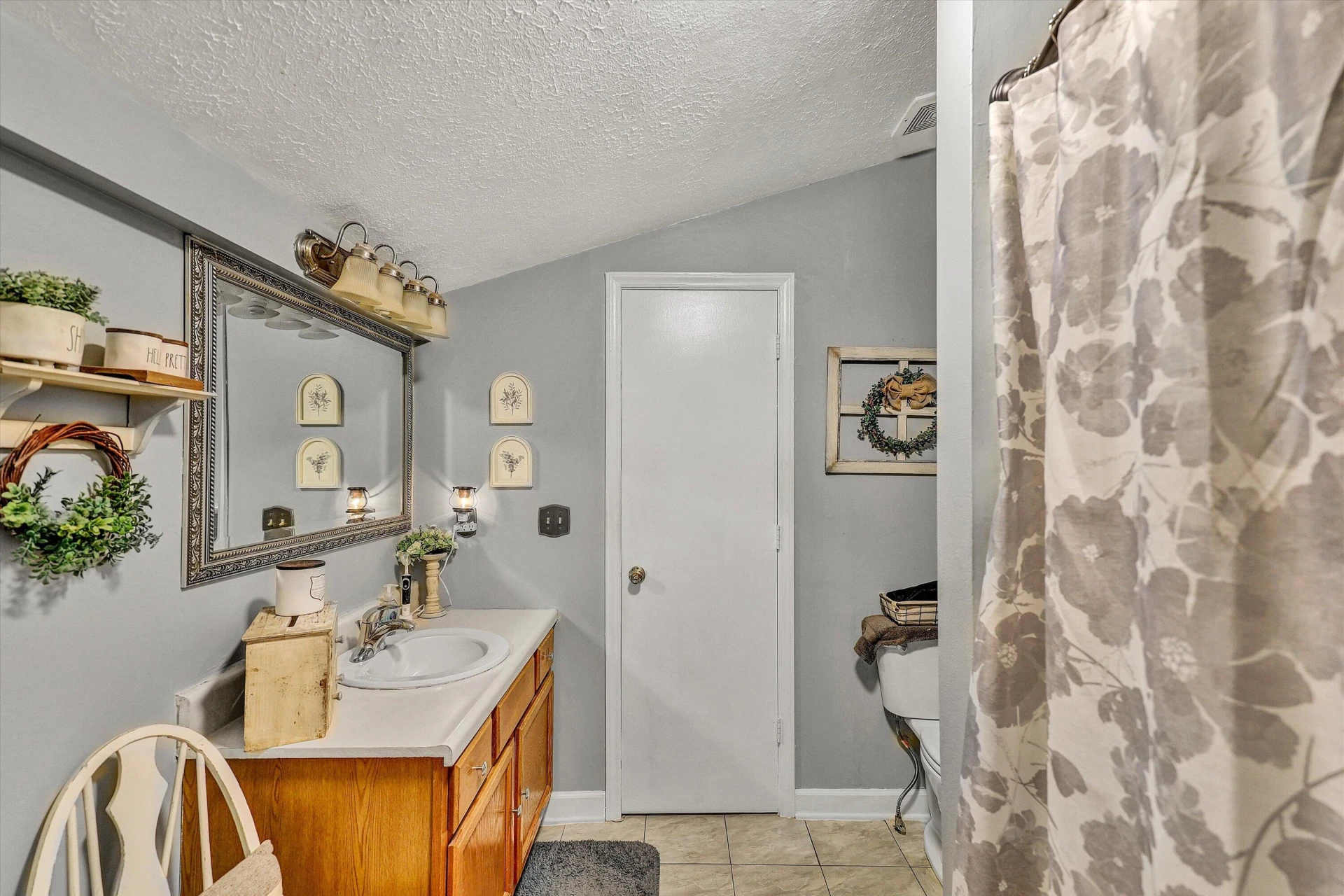 270 W COLLEGE ST - Photo 15
