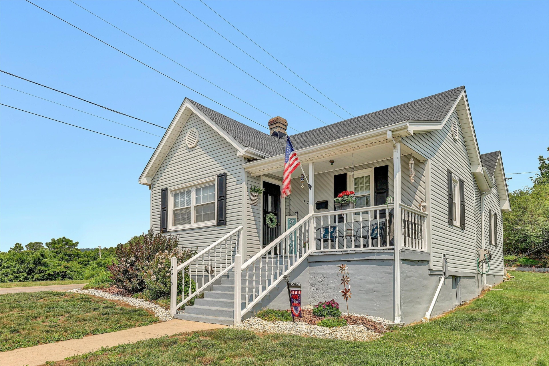 270 W COLLEGE ST - Photo 2