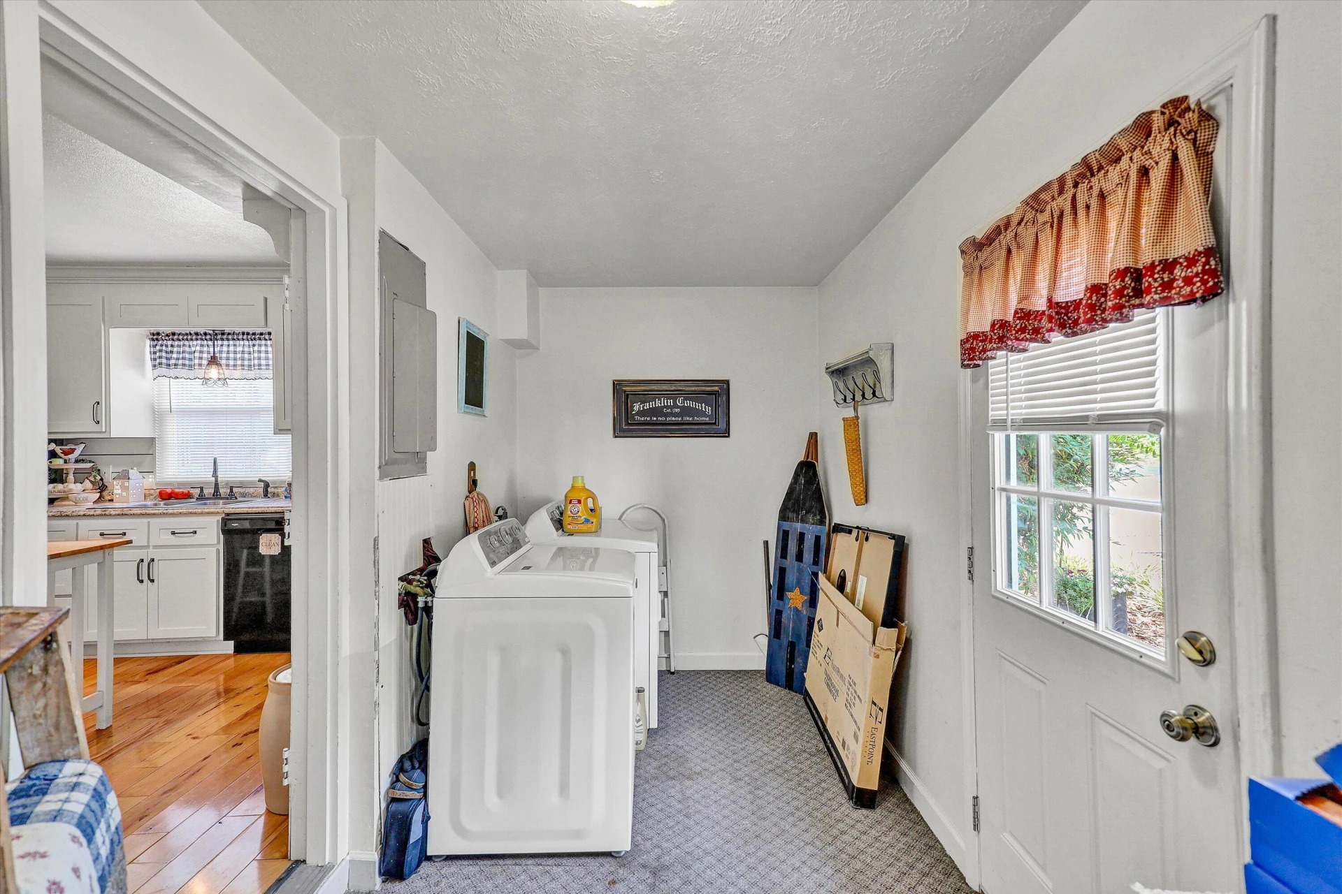 270 W COLLEGE ST - Photo 20
