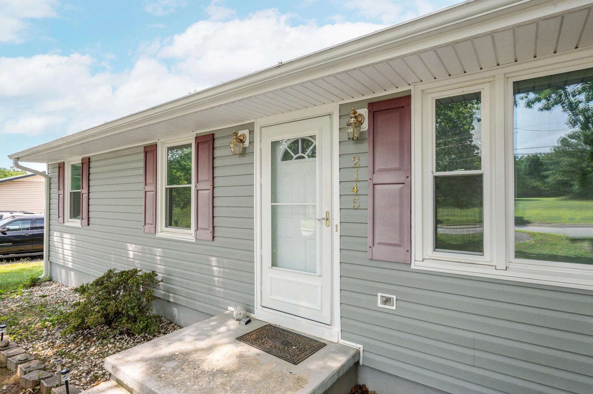 2145 McGhee ST - Photo 5