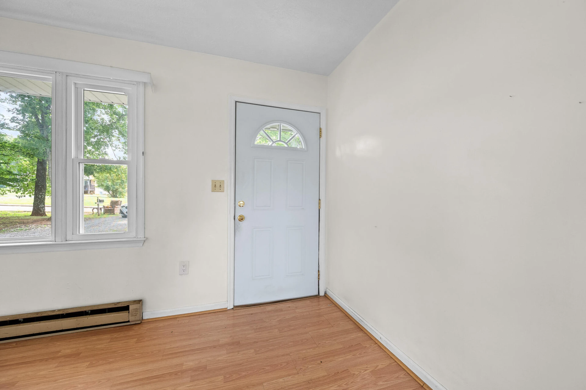 2145 McGhee ST - Photo 6