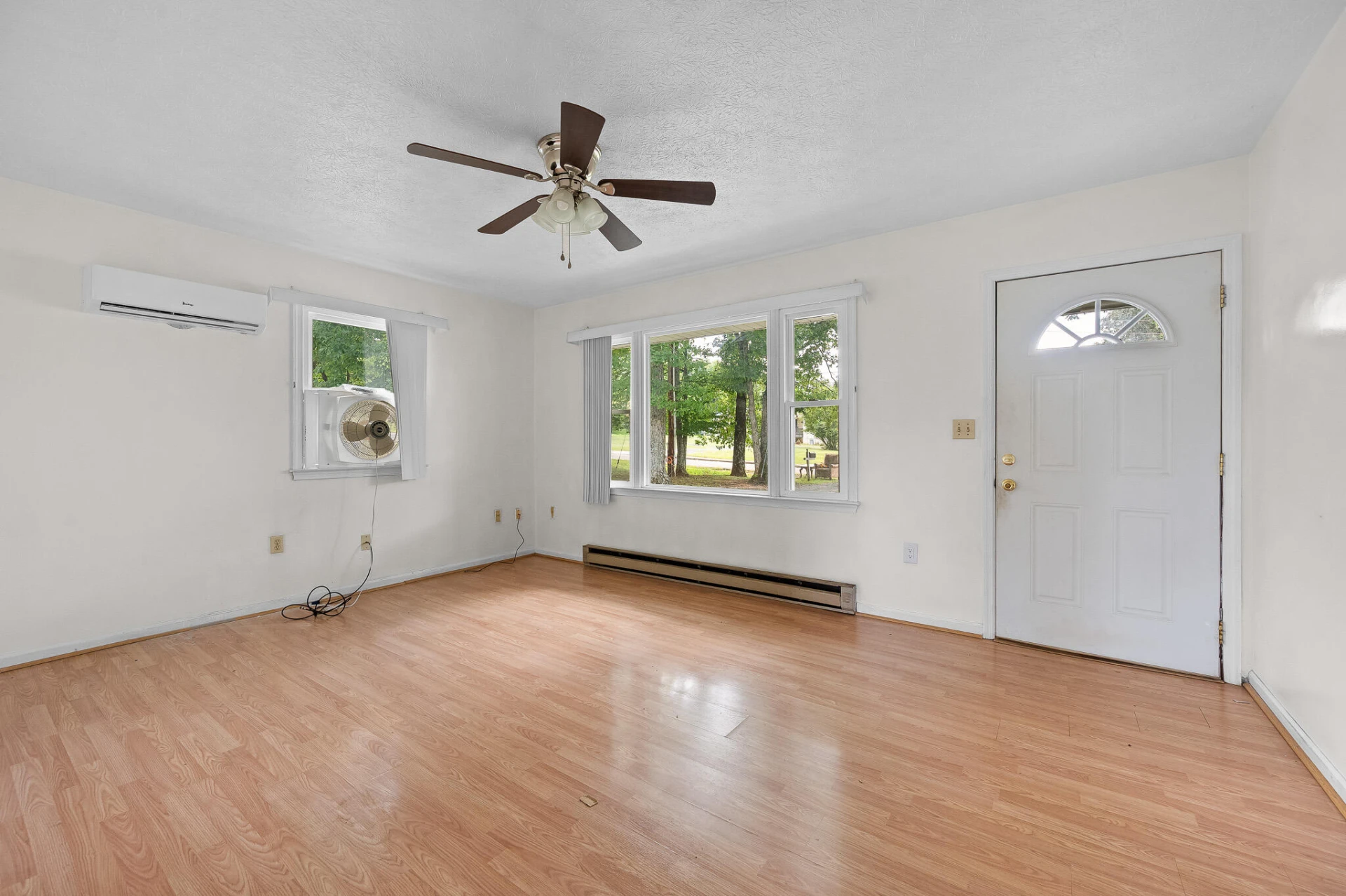 2145 McGhee ST - Photo 8