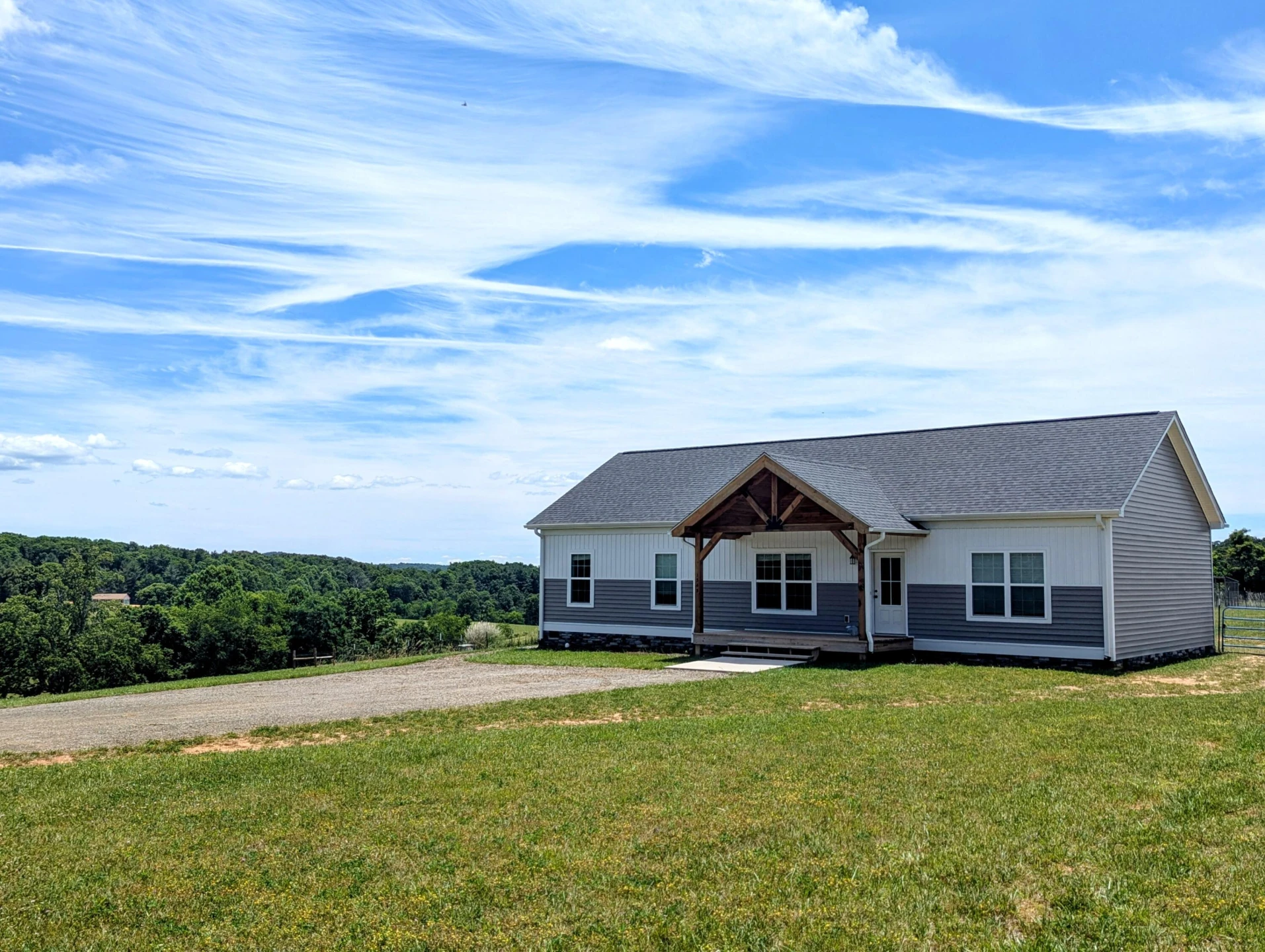1345 Hale RD NE - Photo 2