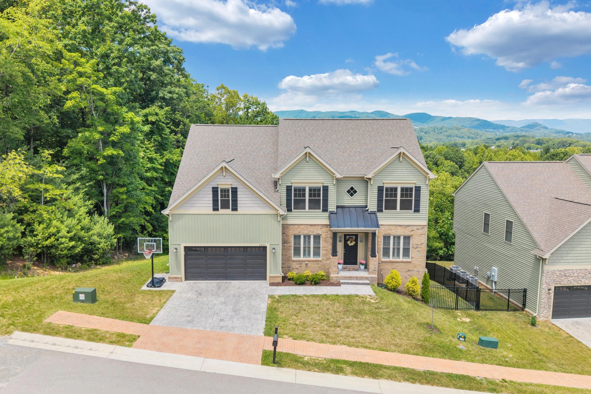 6880 Linn Cove CT
