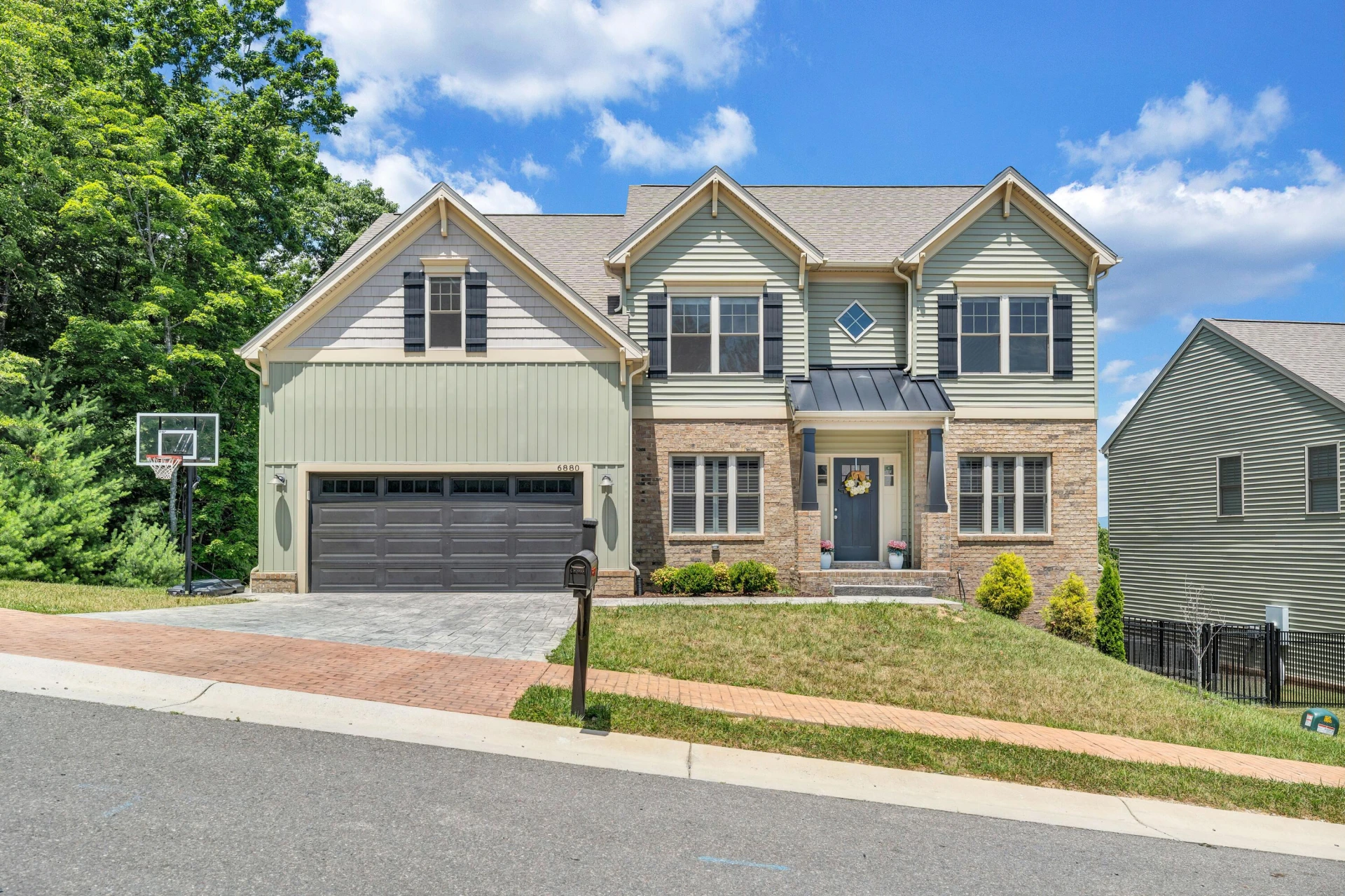 6880 Linn Cove CT - Photo 4