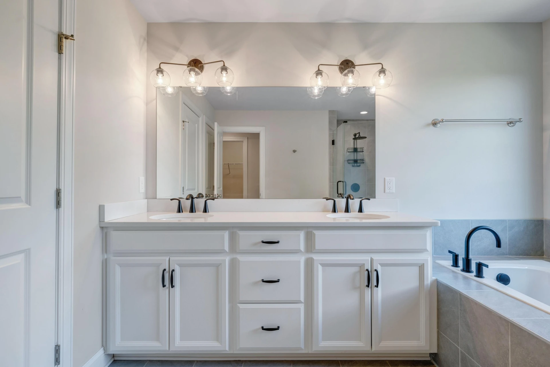 6880 Linn Cove CT - Photo 51