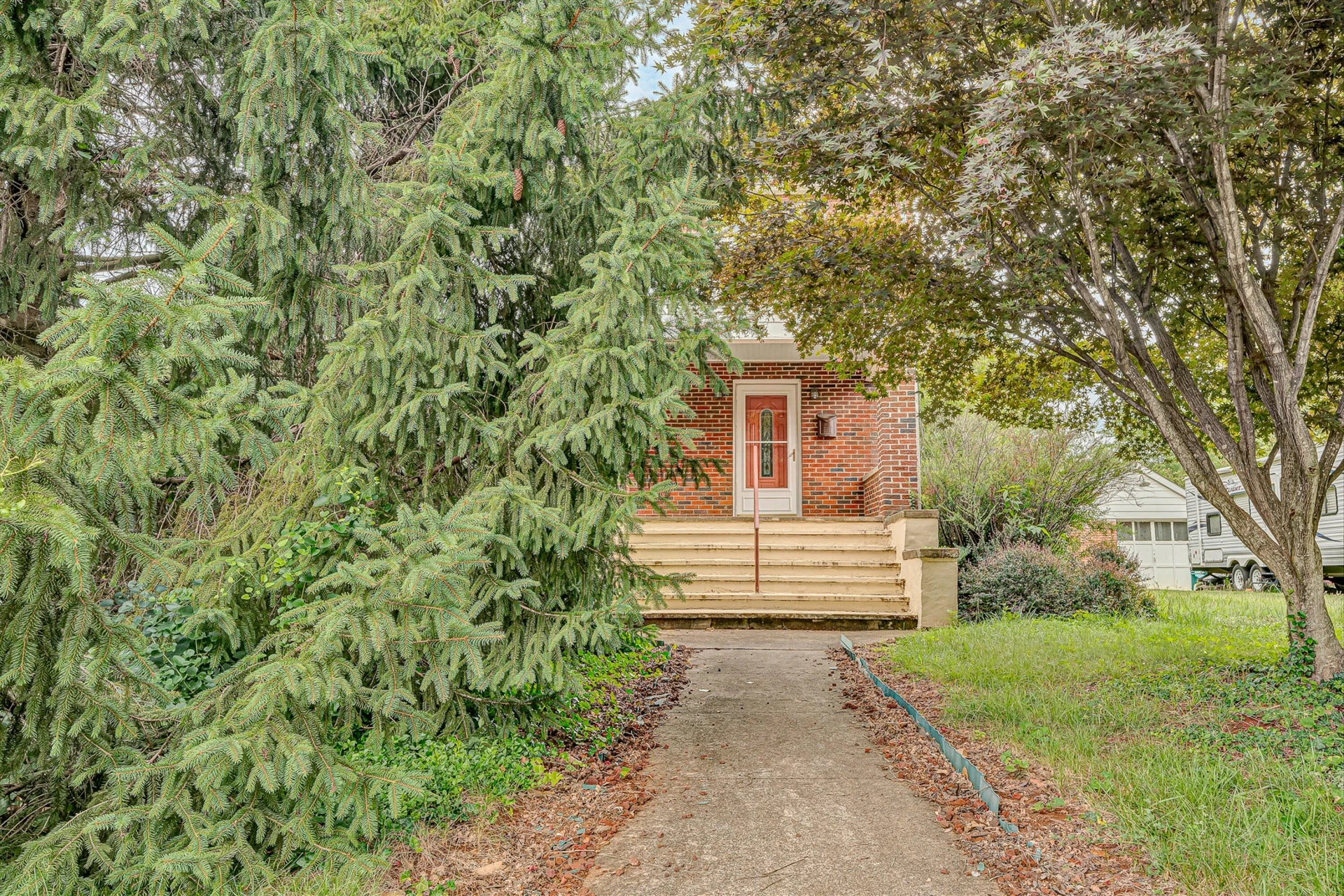 2704 Floraland DR NW - Photo 2
