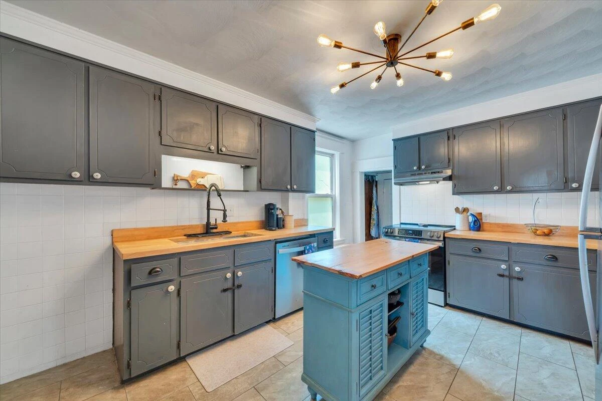 2112 Denniston AVE SW - Photo 17