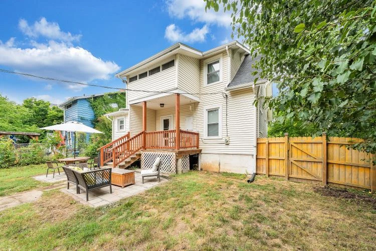 2112 Denniston AVE SW - Photo 2