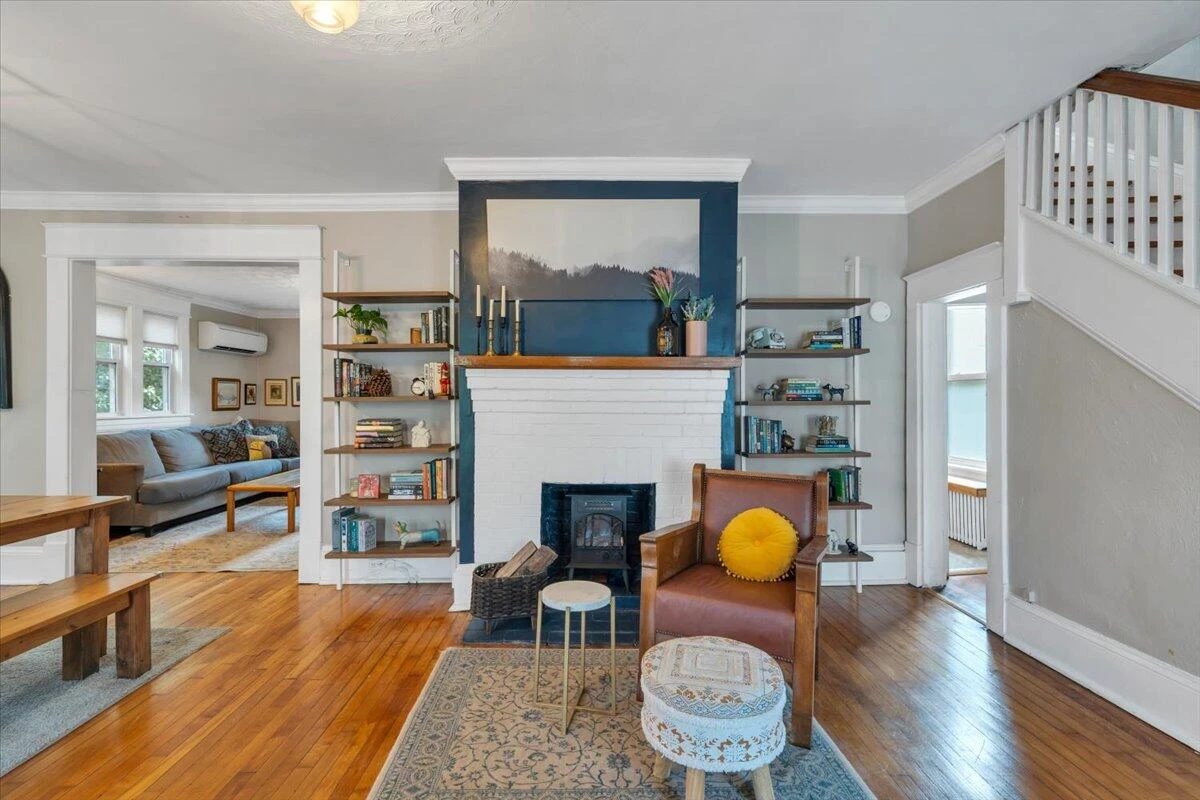 2112 Denniston AVE SW - Photo 9