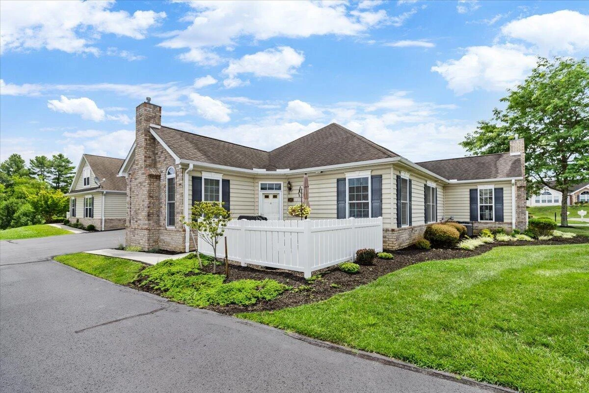 143 E Patriot WAY #16-2 - Photo 2