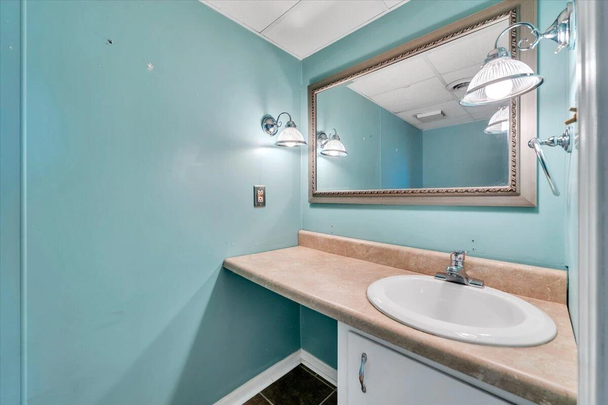 866 Peyton ST - Photo 30