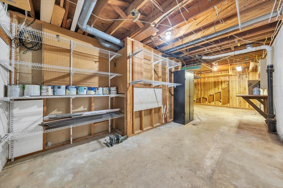 866 Peyton ST - Photo 32