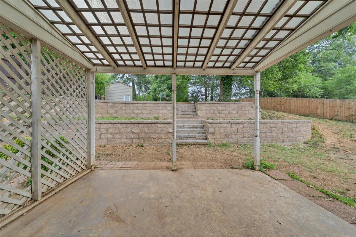 866 Peyton ST - Photo 33