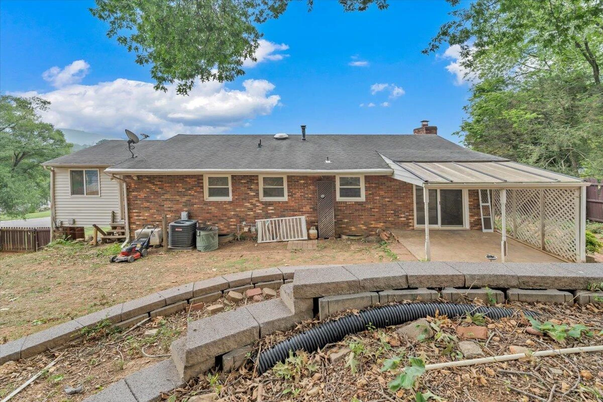 866 Peyton ST - Photo 38