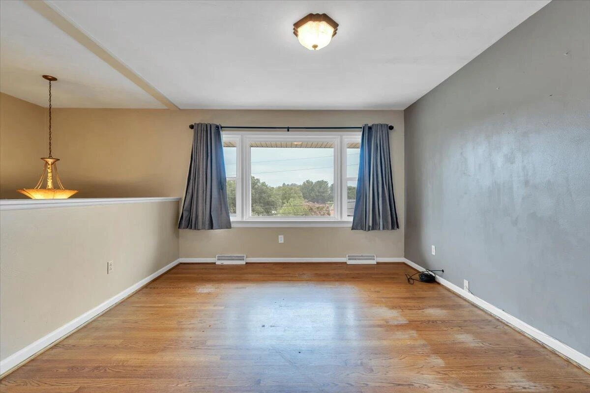 866 Peyton ST - Photo 6