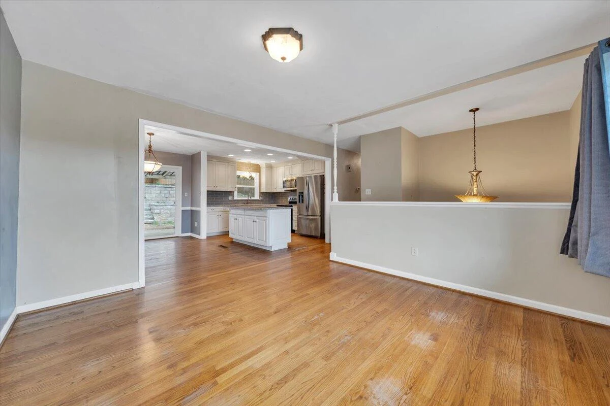 866 Peyton ST - Photo 8