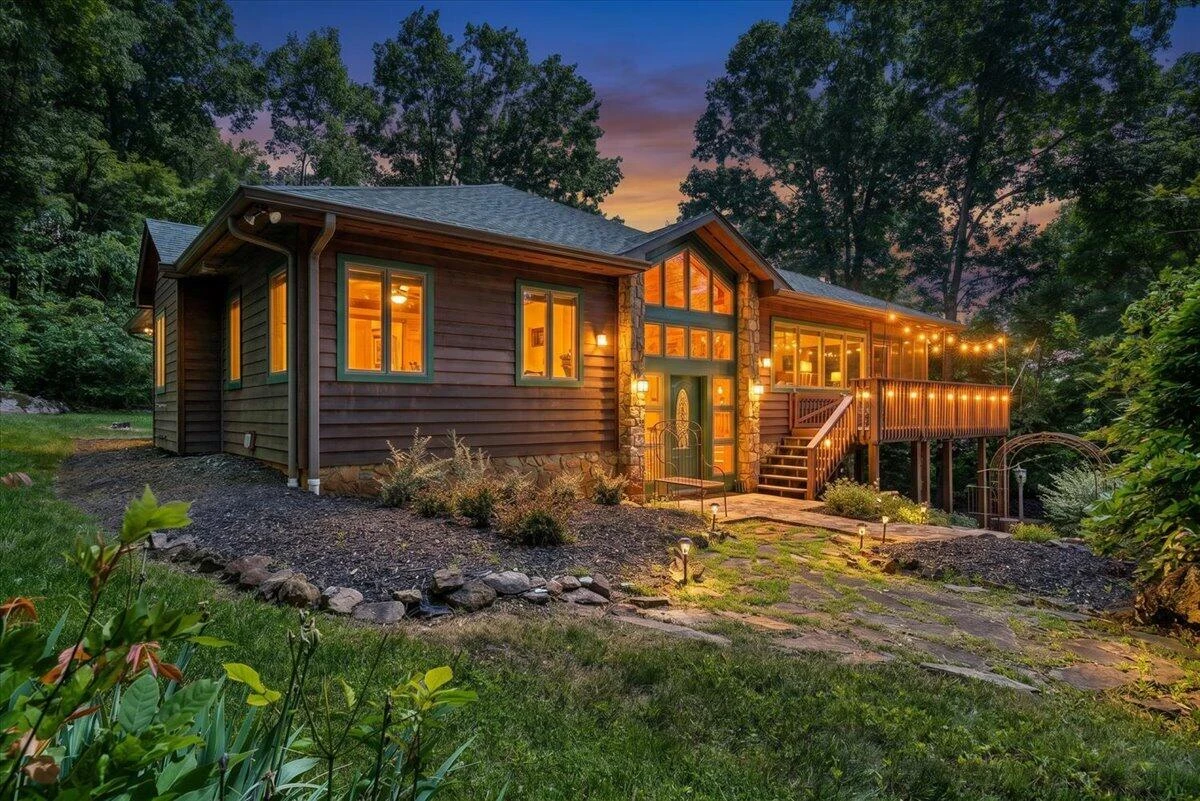 1272 Stoney WAY